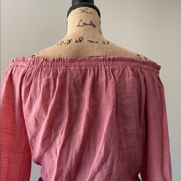 GUC “CURVY” OFF THE SHOULDER BLOUSON TOP - Picture 2 of 6